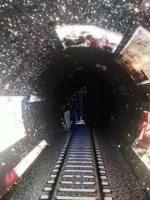 半圆隧道LED屏幕租赁